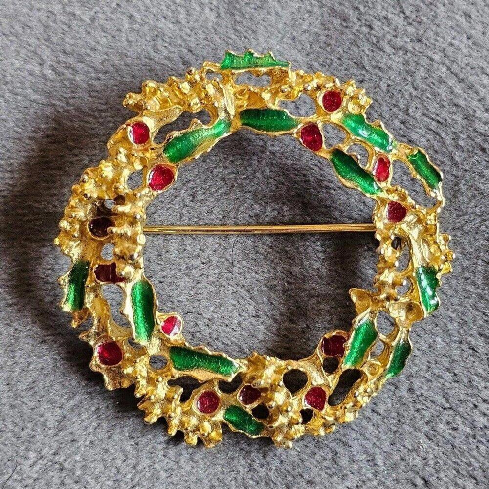 Golden Christmas Wreath Brooch / Holiday Pin